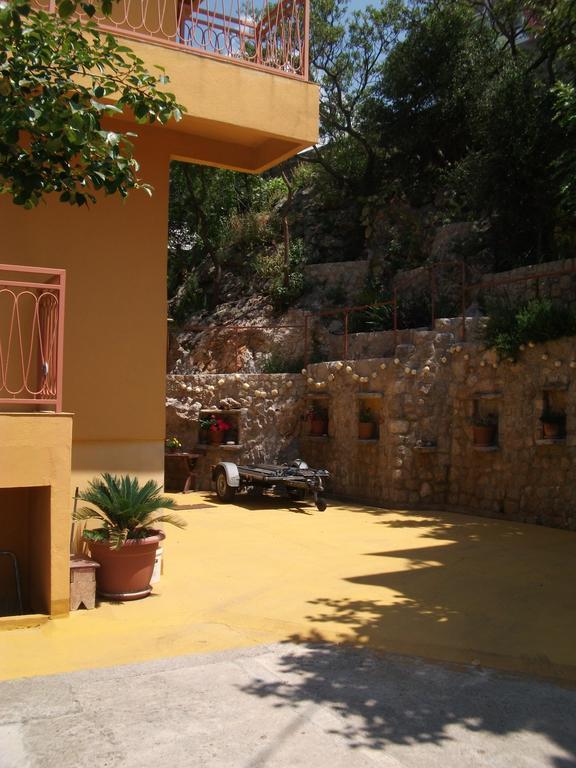 Monterama Apartments 수토모레 외부 사진